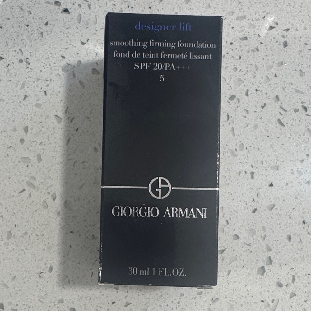 Giorgio Armani Designer Lift Foundation SPF 20 - Black Packaging